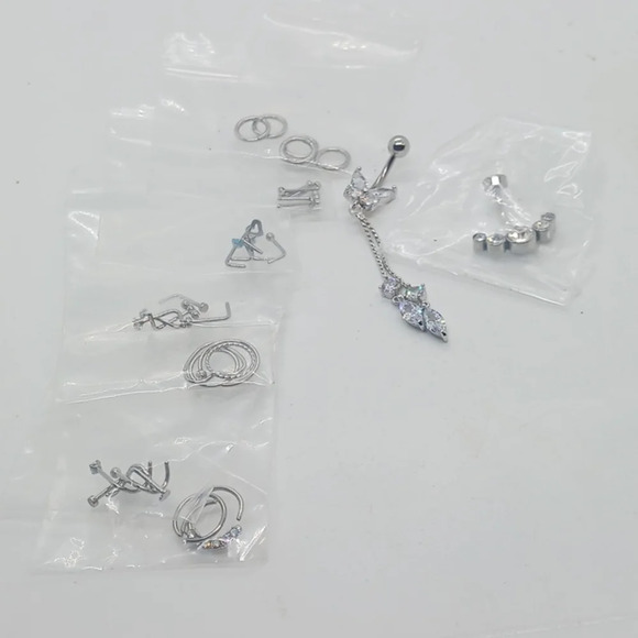 NWT ASSORTED BODY JEWELRY - Picture 1 of 4